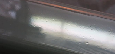 Krater im Autolack- Foto