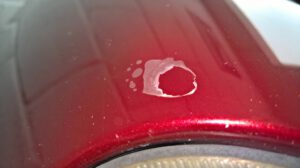 Ablösender Autolack - Detailfoto