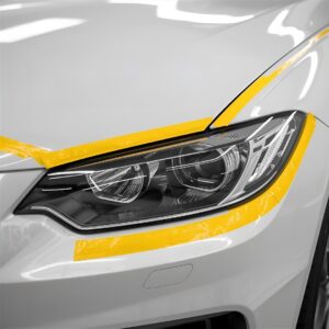 Abgeklebter Autoscheinwerfer